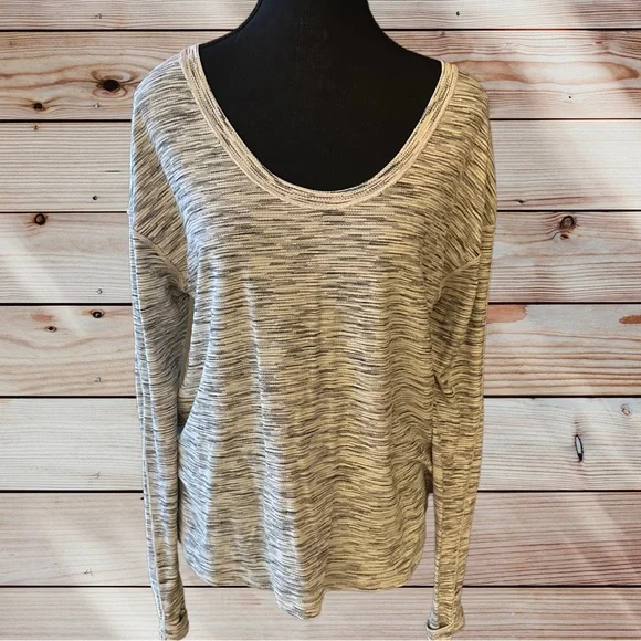 Lululemon Top - Picture 1 of 1